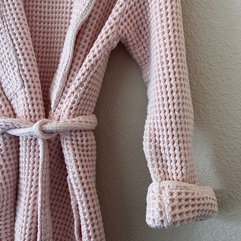 Brooklinen Turkish Cotton Dreamweave Waffle Knit Bath Robe - Pale Pink - Picture 4 of 8